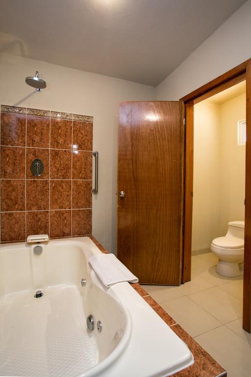 Auto Hotel Paraiso Inn Palenque Værelse billede