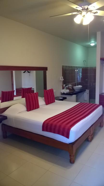 Auto Hotel Paraiso Inn Palenque Værelse billede