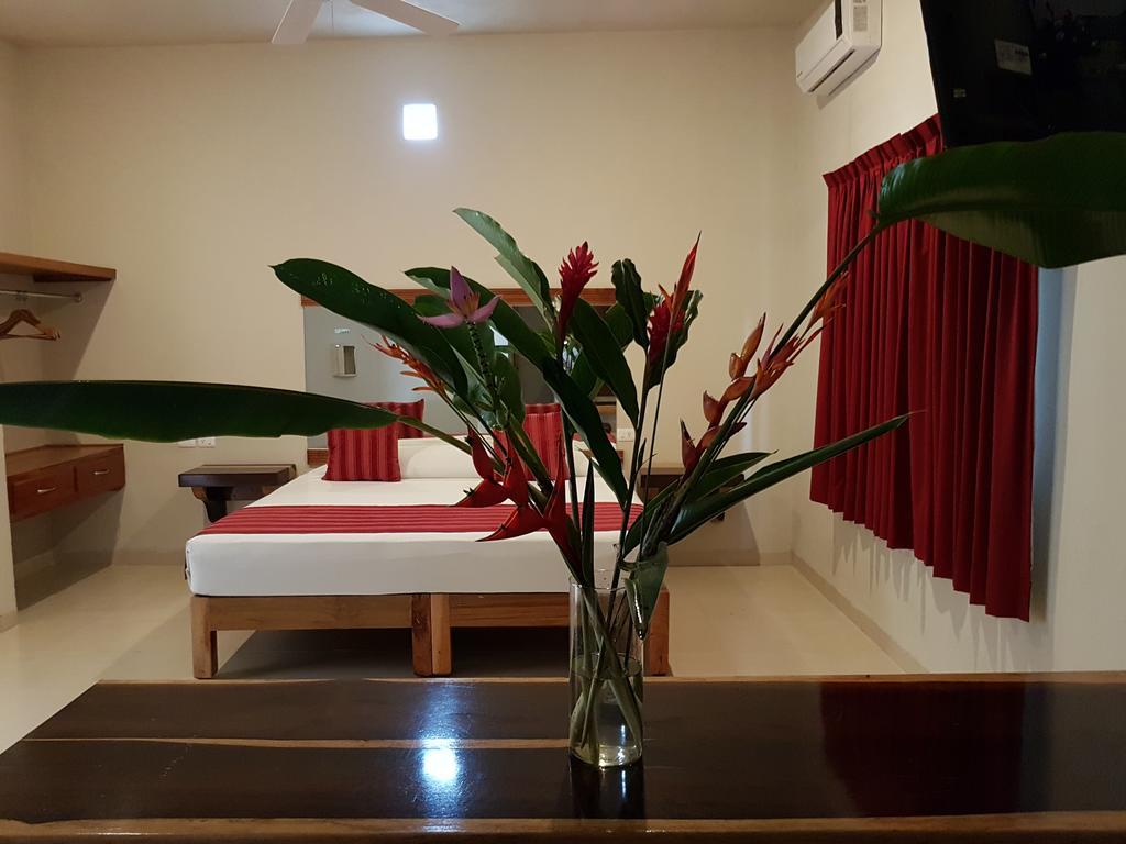 Auto Hotel Paraiso Inn Palenque Eksteriør billede