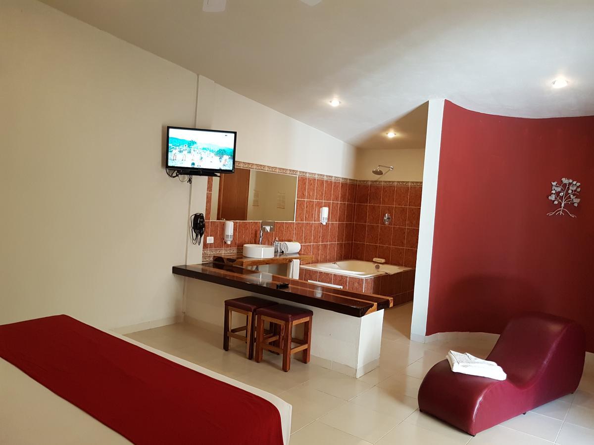 Auto Hotel Paraiso Inn Palenque Eksteriør billede